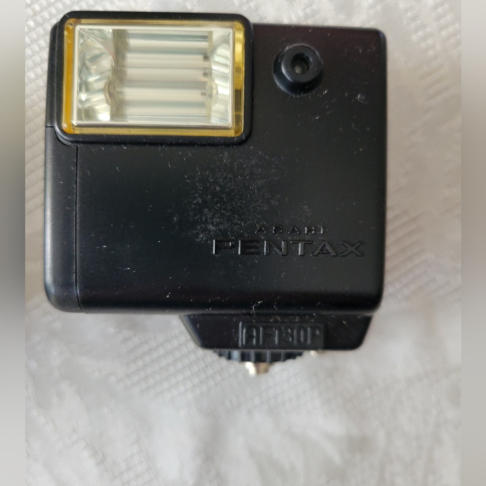 Pentax Asahi AF 130P Black Camera Flash With Case